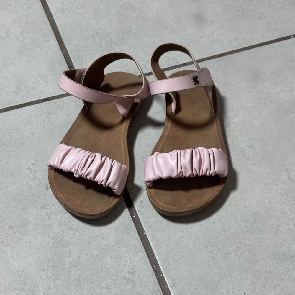 Lucky Brand Kids Girls Pink Strappy Sandals Shoes size 1.